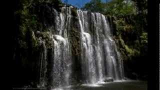 preview picture of video 'Llanos de Cortez waterfall Costa Rica'