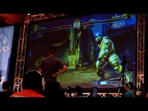 EVO 2010 - SSF4 SEMI FINALS: [part 1] Banana Ken (Ken) vs. Vangief (Zangief)