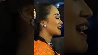 Download lagu Tampil cantik nan menawan sinden Hana pertiwi bowo asmorondono langgam kadung tresno mp3 Download lagu Tampil cantik nan menawan sinden Hana pertiwi bowo asmorondono langgam kadung tresno mp3