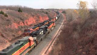 preview picture of video 'Lucky BNSF Transcon Catch at Quinlan'