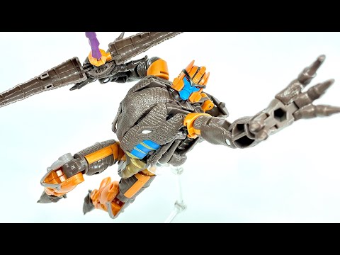 Transformers KINGDOM Dinobot Chefatron Review