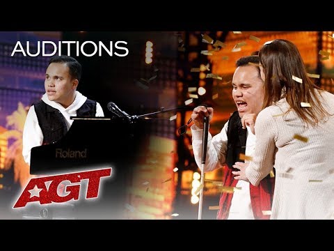 Kodi Lee sing "A Song For You" in The Auditions of America's Got Talent 2019