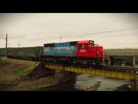 TRENES DE FEPASA POR LA LÍNEA CENTRAL SUR, ENTRE BULNES Y SANTA CLARA, CHILE.
