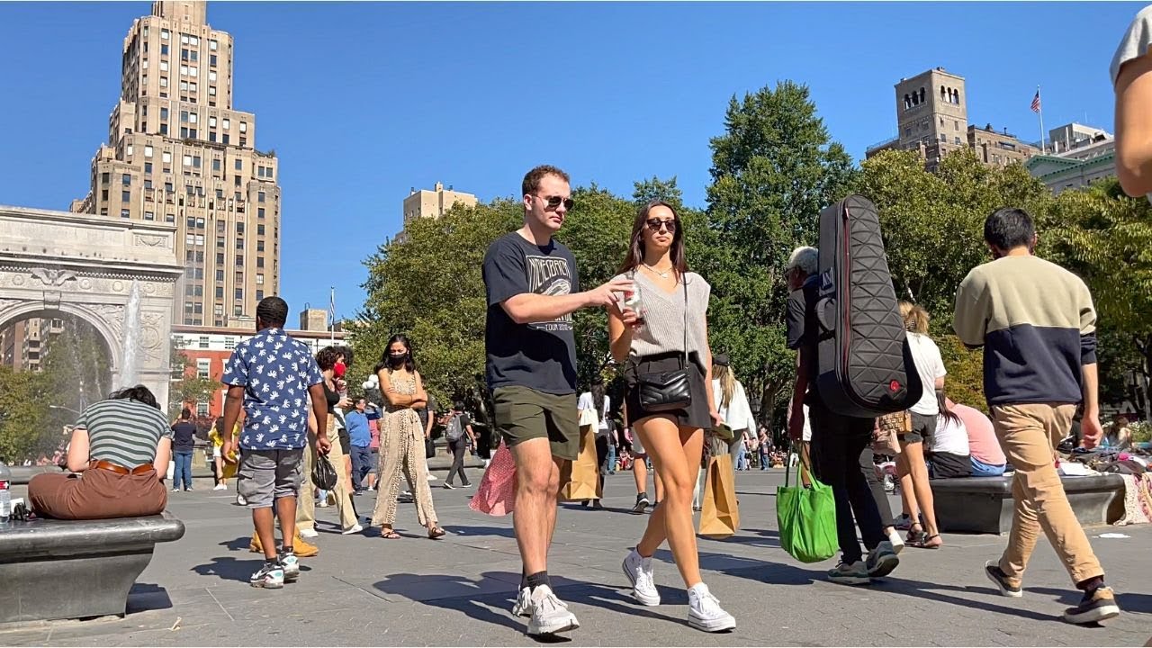 Immersive street-level walking tour through Boston Faneuil Hall, United States, showcasing authentic urban landscapes, local architecture, and the vibrant atmosphere of the city's neighborhoods