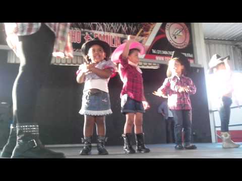Alice Vannier -Festa Country Colegio Campinho 2013