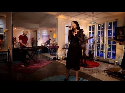 Rinni Wulandari - Oh Baby (Live at Music Everywhere) **