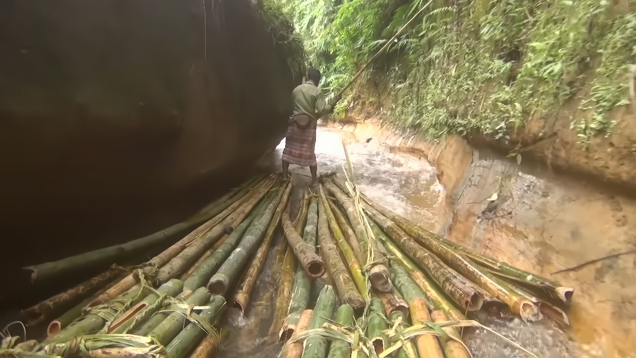 Bangladesh, the bamboo galley slaves | Deadliest Journeys