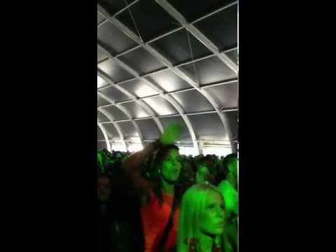 Brian Chundro & Santos @ Latin Village 2012 (Playing new remix from MarllDexx)