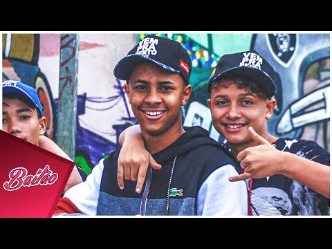 MC Gustavinho da VP - Pé no Chão (Videoclipe Oficial)