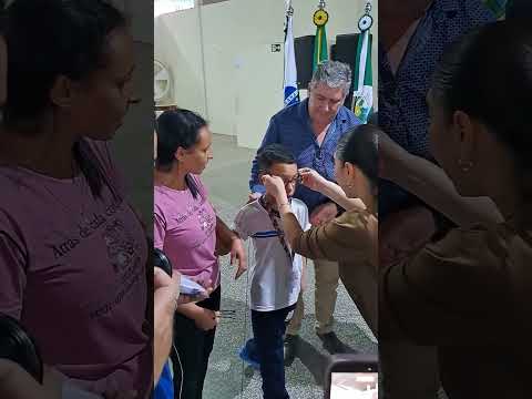 286 óculos de grau são entregues a crianças de Tijucas do Sul pelo programa “Bons Olhos Paraná”