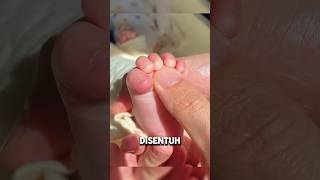 Download lagu WHY DO BABY'S LEGS BEND WHEN TOUCHED ⁉️#viralvideo #information #didyouknow mp3