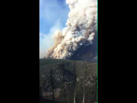 Cockpit Video of Lead Plane and Air Tanker Aerial Firefighting