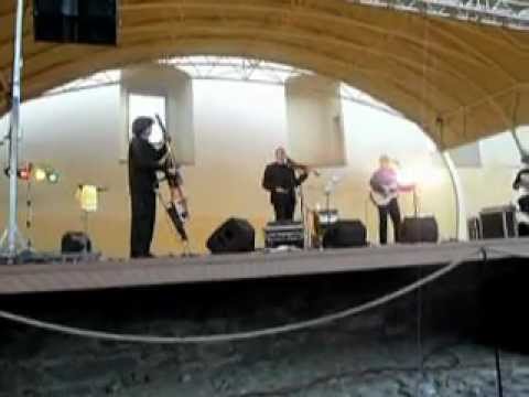 Čechomor - Starala se máti má (LIVE from Kežmarok) 15.9.2011