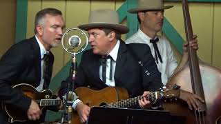 Earls of Leicester / Some Old Day