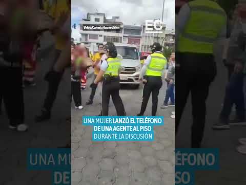 Pelea con agentes en Latacunga