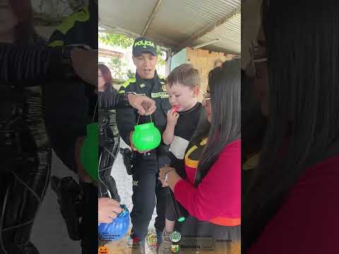 🎃👧🦸‍♂️ ¡Un Halloween lleno de sonrisas y superhéroes en Rondón! 🦸‍♀️🧒🍬