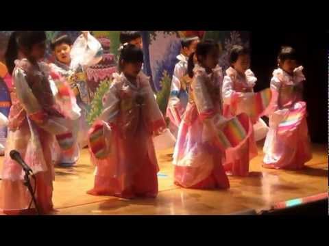 Hanbok Dance - Part II.MOV