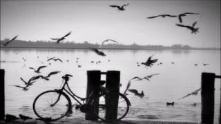 Milton Nascimento ~ Sofro calado