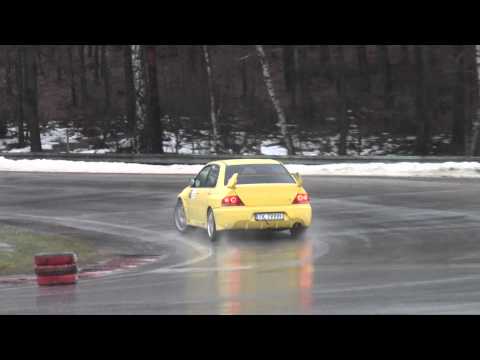 Piotr Ostrowski Mitsubishi EVO IX - "Superbarbórka 2010" Tor Kielce 15-01-2011