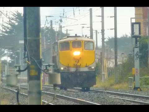 ''Very Rare'' - IE class 071 (076) light engine - Baldoyle Road, Co. Dublin