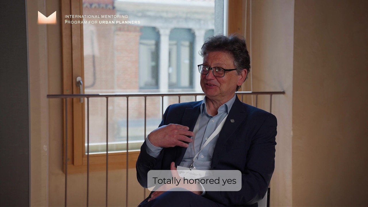 Sharing knowledge to build better cities