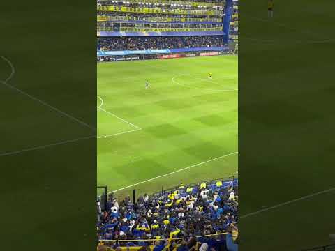 "La hinchada de Boca está loca. Hoy no podemos perder. #argentina #futbol #bocajuniors #labombonera" Barra: La 12 &bull; Club: Boca Juniors &bull; País: Argentina