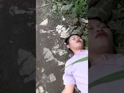 BERAMAL ITU IKHLAS TAPI KOK PINGSAN😭 #knkarisnatalia #kiyukkiyukcemetun  #funny #shorts