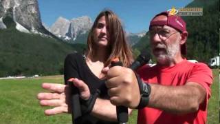 preview picture of video 'Lezioni Nordic Walking Dolomiti In Diretta e DoloMie con Gianfranco Vallagussa'