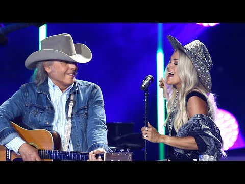 Carrie Underwood Sings —AND DANCES — With Dwight Yoakam!