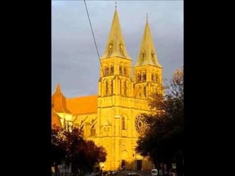 download lagu mp3 mp4 La Vie Est Vaine, download lagu La Vie Est Vaine gratis, unduh video klip Download La Vie Est Vaine Mp3 dan Mp4 Youtube Gratis