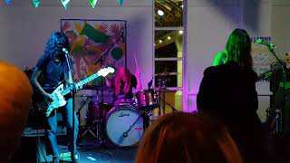 L.A. WITCH - Baby in Blue Jeans - Live at Mono, Glasgow 21/09/2017