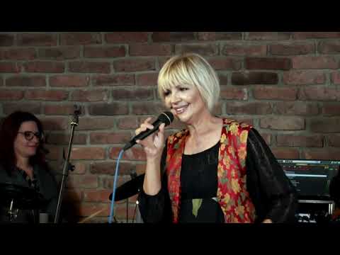 MARINA TOMAŠEVIĆ - KONCERT VINO, GITARE I MANDOLINE