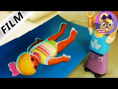 A Playmobil Story | HANNAH AT TANNING SALON - she must absolutely be tan | Kids Film Smith Family