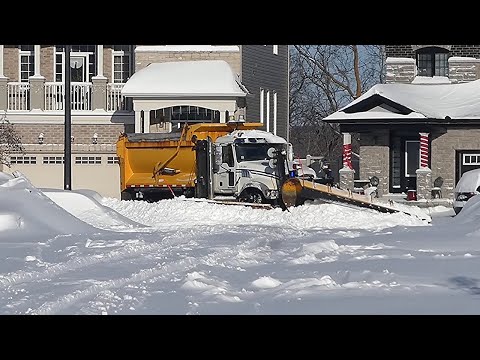SNOW REMOVAL; Mack Plow Truck VERY LARGE SNOWFALL!