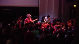 SACRED PAWS - Wet graffiti (Live @Wales Goes Pop -Cardiff-) (14-4-2017)