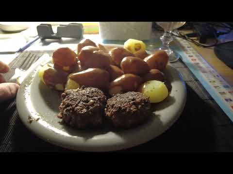 MongoTV_8040 - Min Aftensmad - DANISH MUKBANG - Del 1 - HAKKEBØFFER Med KARTOFLER og BRUN SOVS