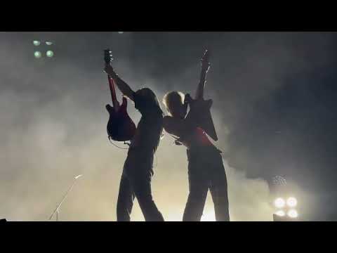 ONE OK ROCK - C.U.R.I.O.S.I.T.Y feat. Paledusk (LIVE AT MADRID DETOX TOUR 06.10.2025)