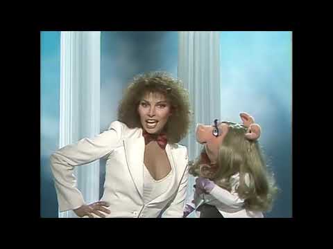Muppet Songs: Raquel Welch and Miss Piggy - I'm a Woman