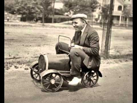 Fred Hall & Arthur Fields  - What A Funny World This Would Be (1930)