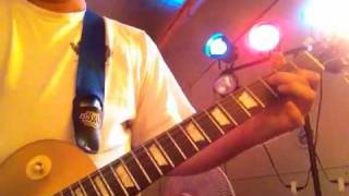 UFO Between The Walls Solo