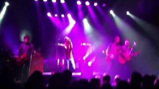 Shed Seven - Ladyman (Leamington Spa 13th December 2011)