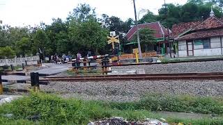 preview picture of video 'Palang kereta api Kradenan Grobogan'