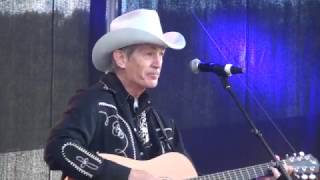 Doug Seegers - She&#39;s In A Rock &#39;N&#39; Roll Band