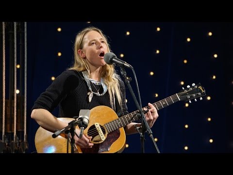 Lissie - 'When I'm Alone' | The Bridge 909 in Studio