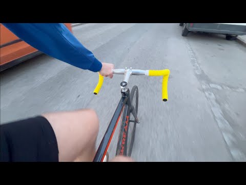 Brakeless fixed gear is not for everyone
