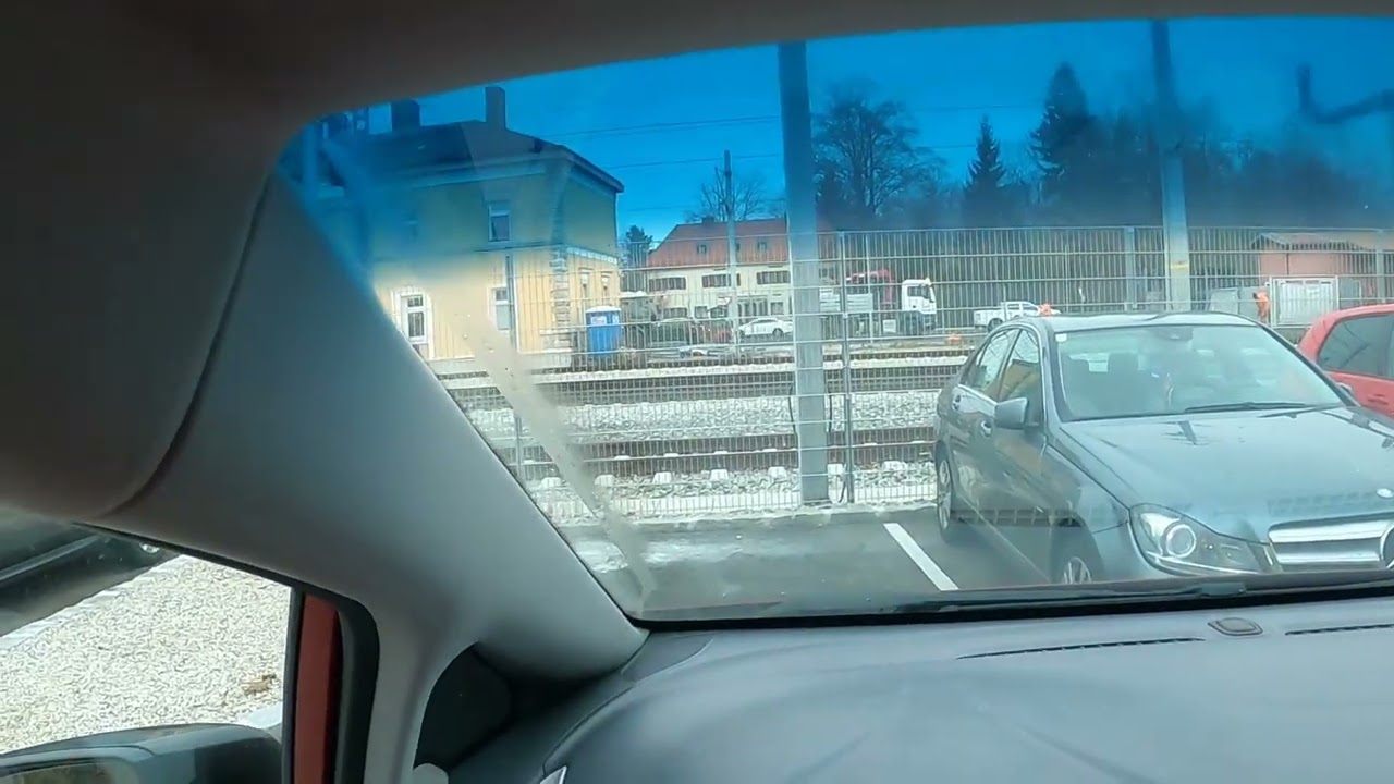 Учимся выезжать с парковки задним ходом
