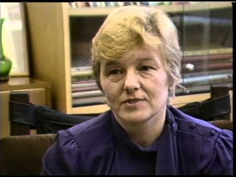 THAMES NEWS. 8.11.84. SIKH STYLE ASSEMBLY, LADYBANKS JUNIOR SCHOOL, RUISLIP, PARENTS P