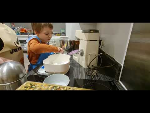 Zaki bakes coconut cupcakes