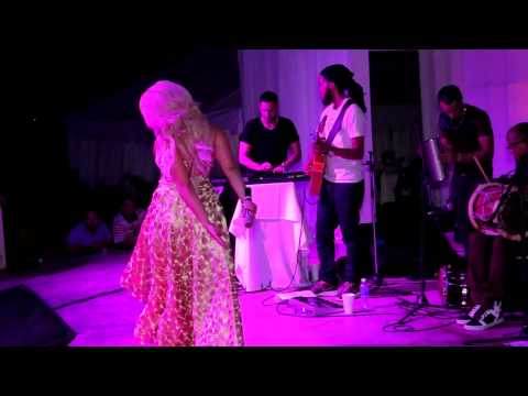 Giselle Tavera     Todos Me Miran