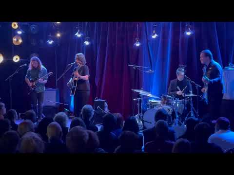 Terez Montcalm chante Gilbert Bécaud, "Sur son Etoile " live Au Studio de l'Ermitage à Paris.